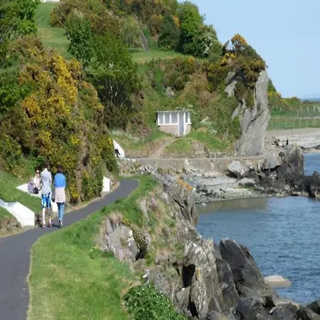 Superior 4 Bed House In Donegal . Holiday home Moville