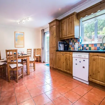 Superior 4 Bed House In Donegal . Holiday home Moville